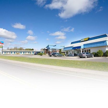 Motel Claude Degelis Kültér fotó