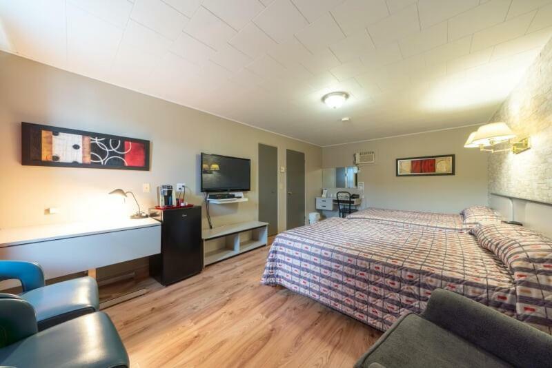 Motel Claude Degelis Kültér fotó