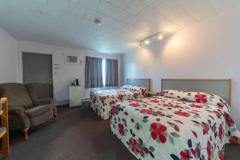 Motel Claude Degelis Kültér fotó